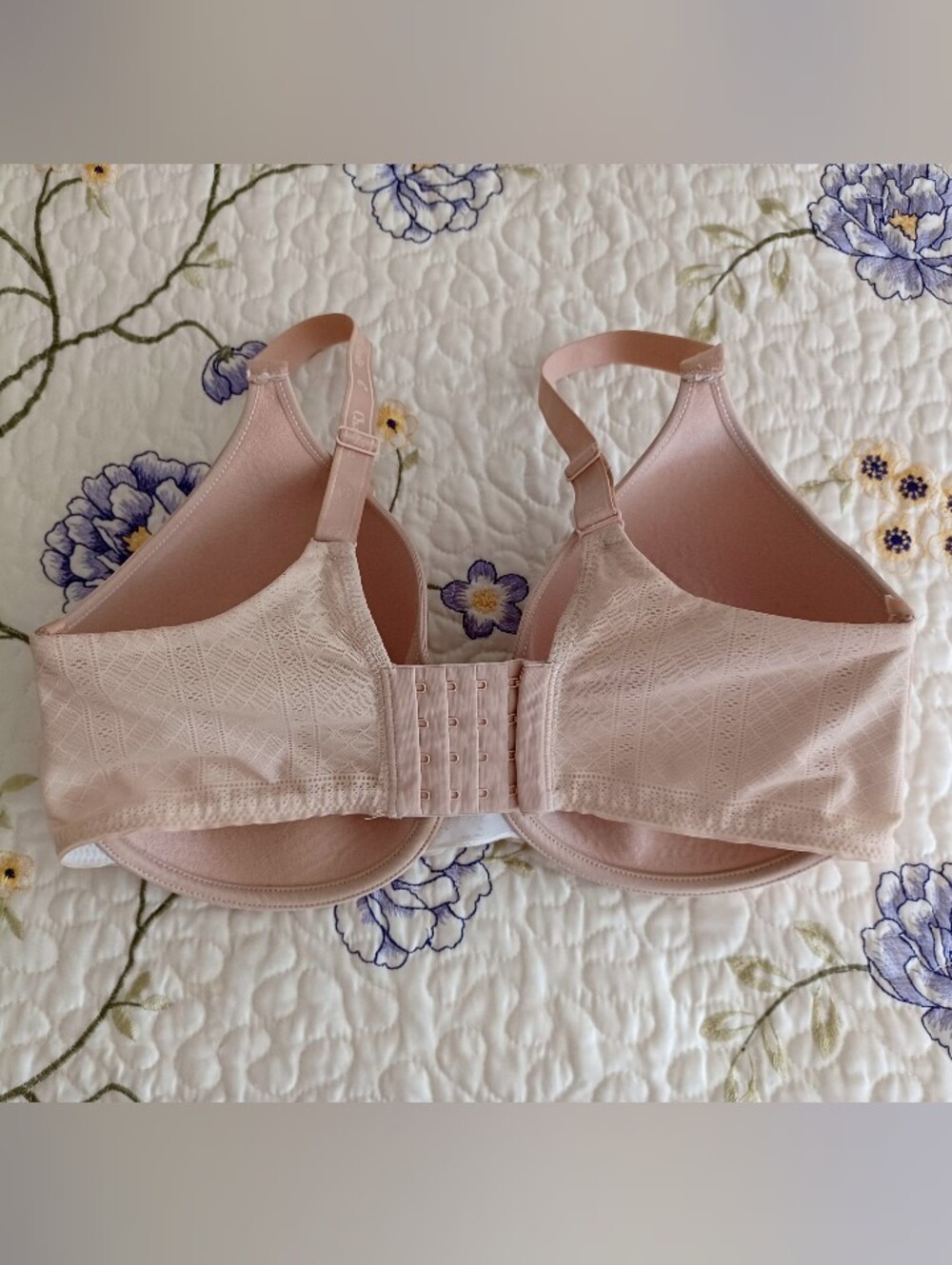 Chantelle Full Coverage T-Shirt Bra, Size 36H - Picture 4 of 16